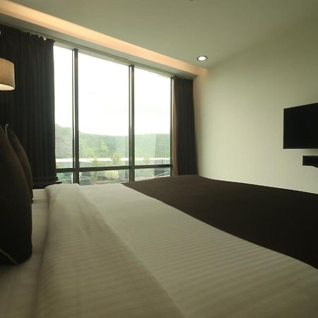 Hotel Mumbai House Airoli, Navi Mumbai Zewnętrze zdjęcie