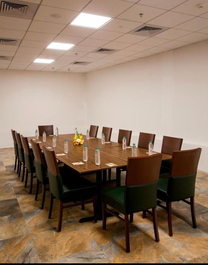 Hotel Mumbai House Airoli, Navi Mumbai Zewnętrze zdjęcie