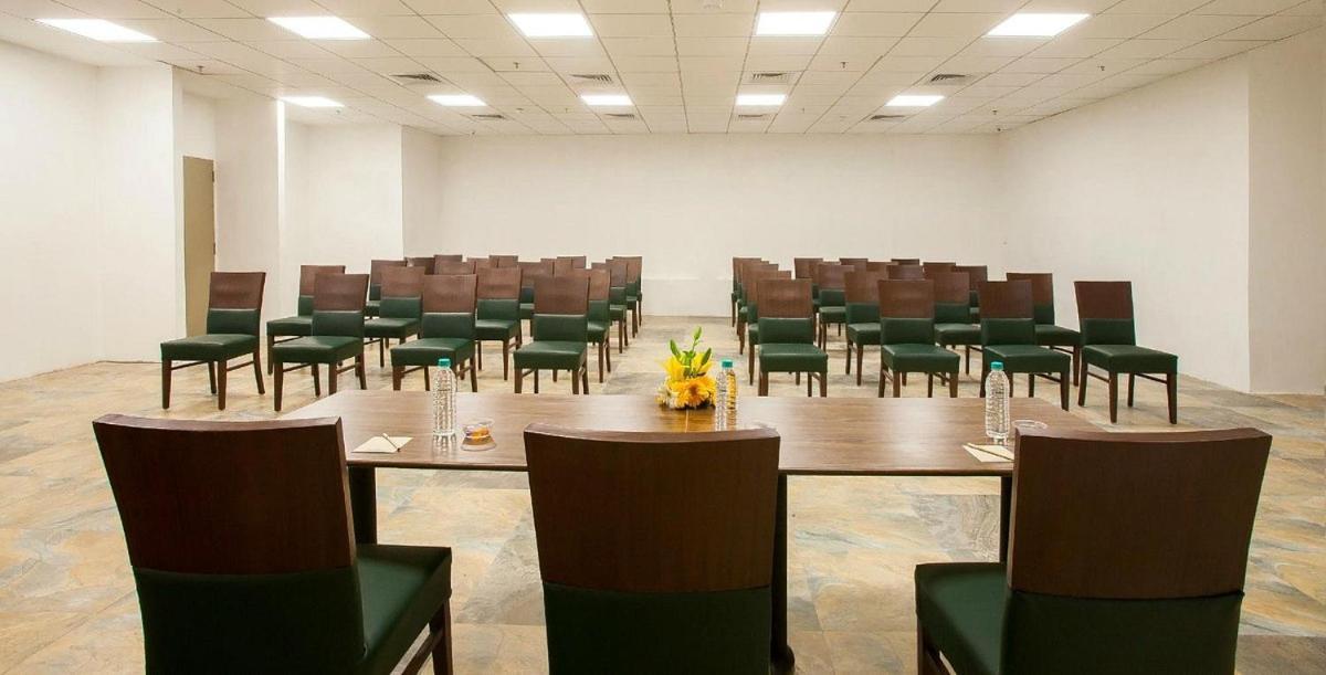 Hotel Mumbai House Airoli, Navi Mumbai Zewnętrze zdjęcie
